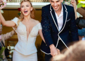 Andreea Bălan și Victor Cornea sunt oficial soț și soție. Primele imagini de la cununia civilă