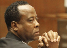 Ce face astăzi Conrad Murray, medicul lui Michael Jackson, condamnat pentru moartea artistului. Cum s-a apropiat de regele muzicii pop