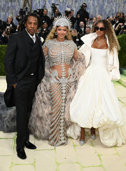 Blue Ivy, Jay-Z și Beyonce la Met Gala/ Profimedia