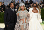 Blue Ivy, Jay-Z și Beyonce la Met Gala/ Profimedia