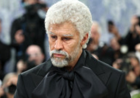Bad Bunny a călătorit în timp la Met Gala 2026. Cântărețul din Puerto Rico, de nerecunoscut