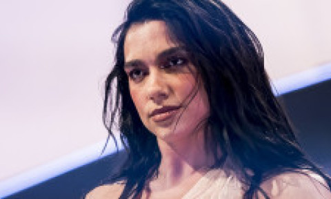 „Mereu impecabilă”. Dua Lipa, siluetă admirată în ținută sport. Peste 1,5 milioane de like-uri pentru imaginile din vacanța italiană