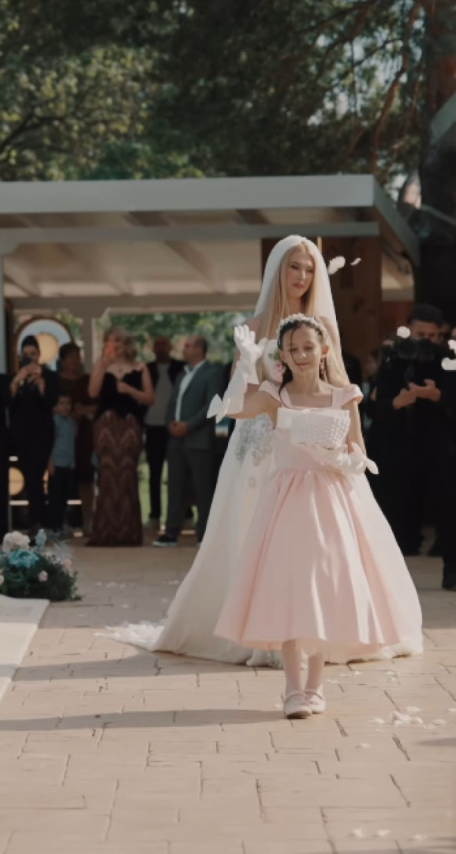 ella maya si andreea balan