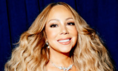 Ea în pantofi cu toc, el în costum sclipitor, de mână la cinema. Mariah Carey reaprinde zvonurile despre o nouă relație