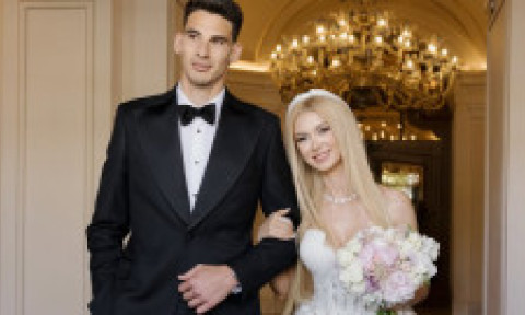 Câți bani au făcut Andreea Bălan și Victor Cornea din darul de nuntă. Invitații au scos din buzunar mii de euro