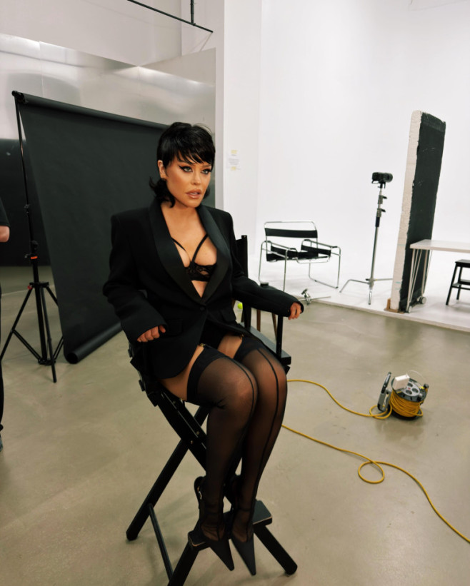 loredana groza bruneta (3)