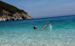 raluka in costum de baie in grecia (4)