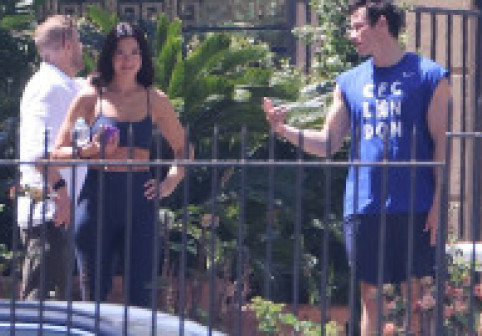 Sport și plimbare, apoi o nuntă de trei zile. Dua Lipa și Callum Turner, surprinși în Palermo înainte de petrecerea lor ca-n povești