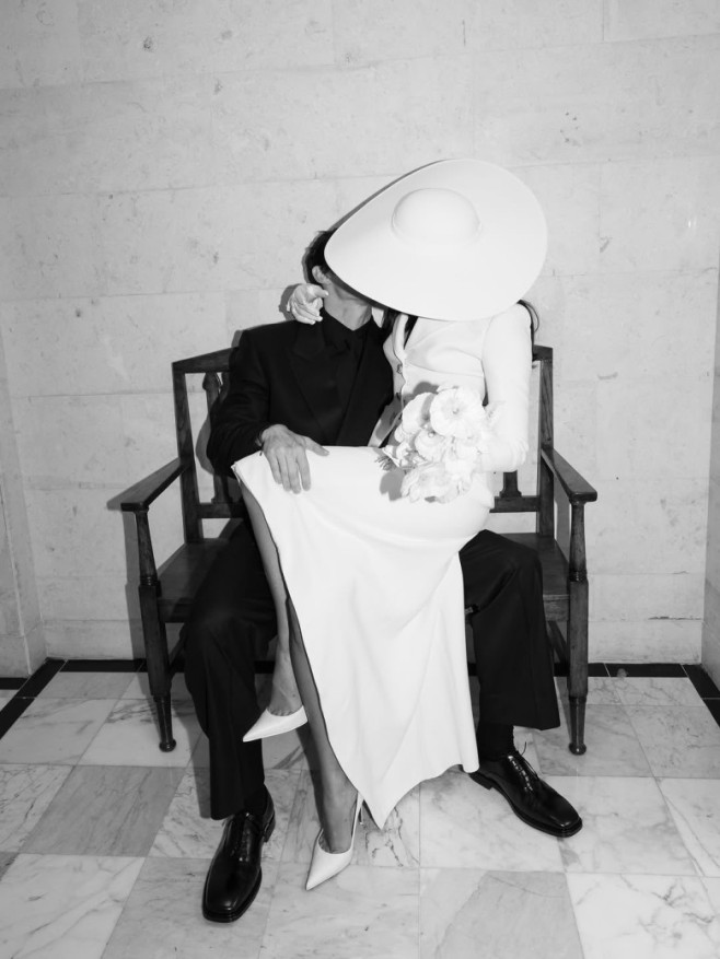 nunta dua lipa si callum turner (1)