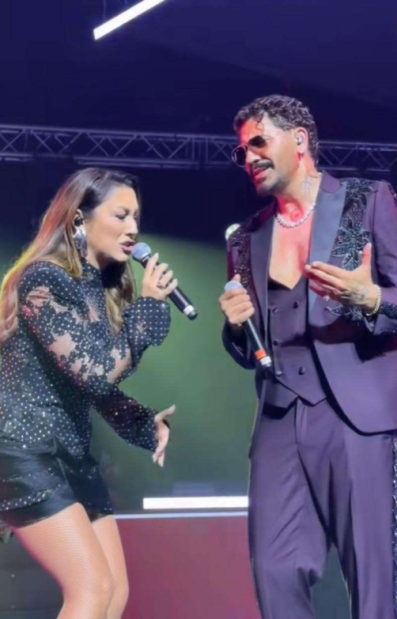 Andra, în rochie scurtă la concertul lui Connect-R