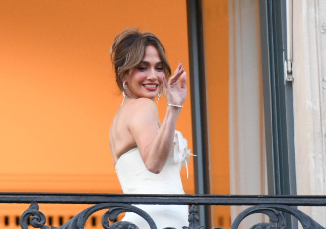 Jennifer Lopez Photoshoot - Paris