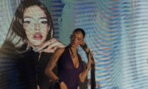 DARA, câștigătoarea Eurovision 2026, își încântă fanii cu imagini în costum de baie. S-a relaxat pe plaja din Varna, orașul ei natal