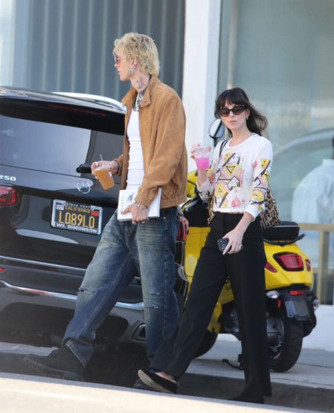 Dakota Johnson și MGK