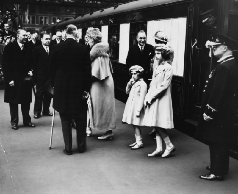 Princesses Elizabeth And Margaret