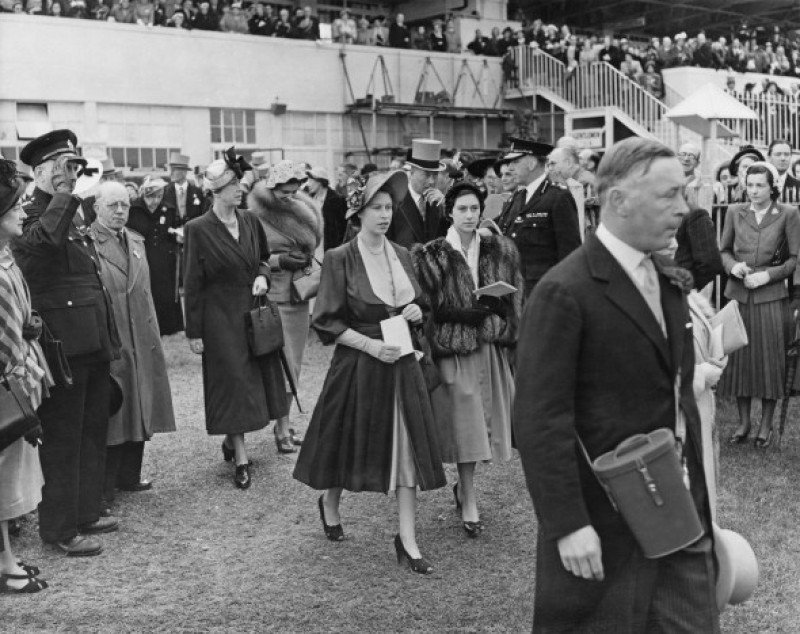 Princesses At The Derby