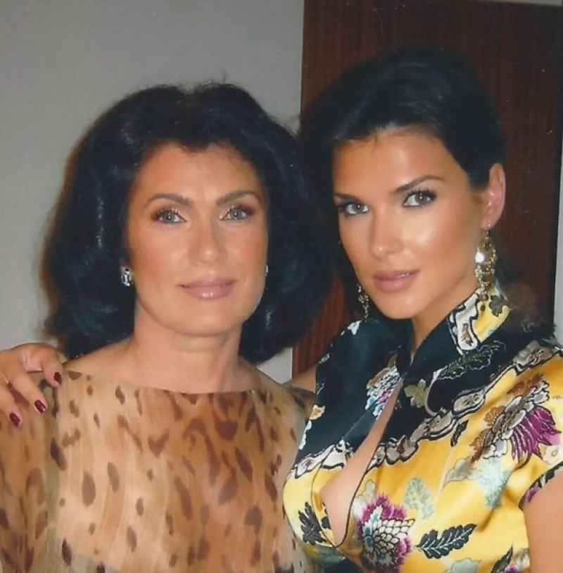 Monica Bîrlădeanu și mama ei