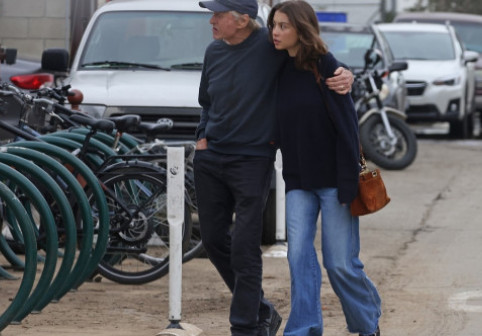 "Nu știam că tata e actor. Credeam că face clătite". Confesiunile surprinzătoare ale fiicei lui Michael Douglas