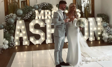 Reacția unei mirese, după ce a fost criticată pentru rochia aleasă în ziua cea mare. "Nu a fost ciudat să mergi așa în fața familiei?"