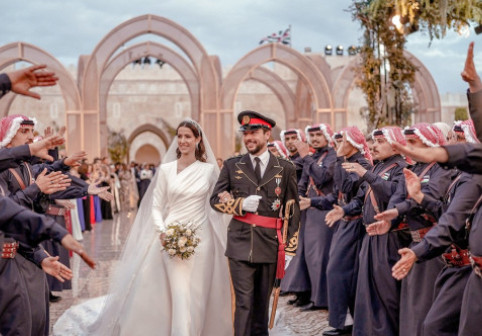 Cele mai frumoase imagini de la nunta regală a anului. Prințul moștenitor al Iordaniei s-a căsătorit cu o arhitectă saudită