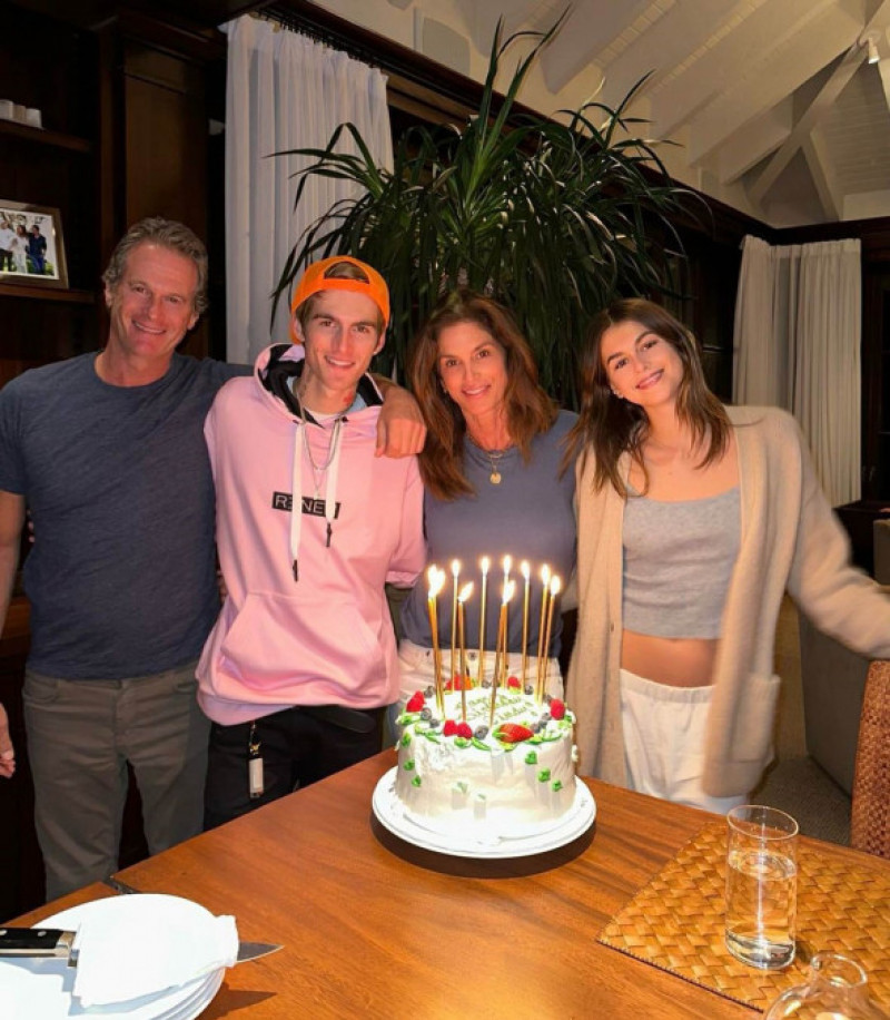 Cindy Crawford celebrates her birthday with fmaily