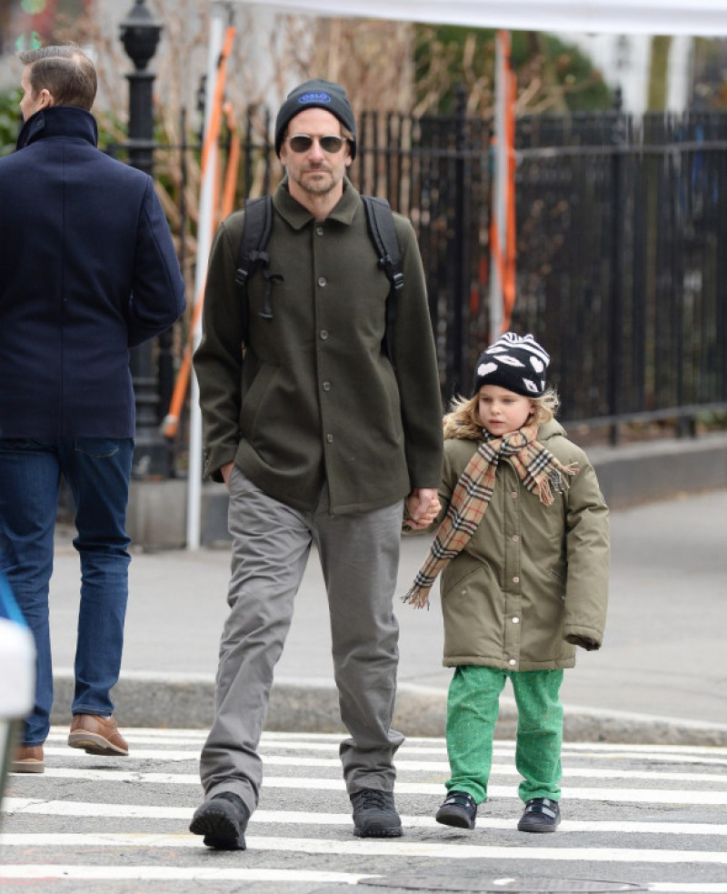 Bradley Cooper și fiica lui
