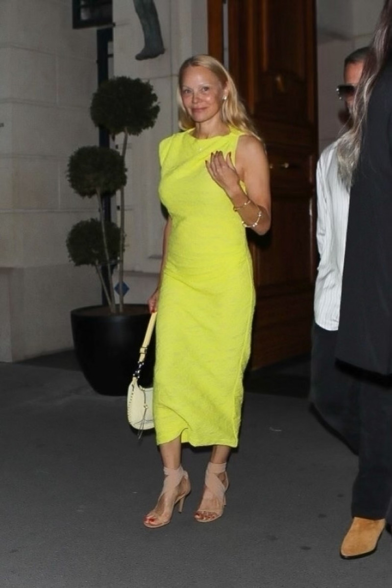 Pamela Anderson steps out for dinner in Paris