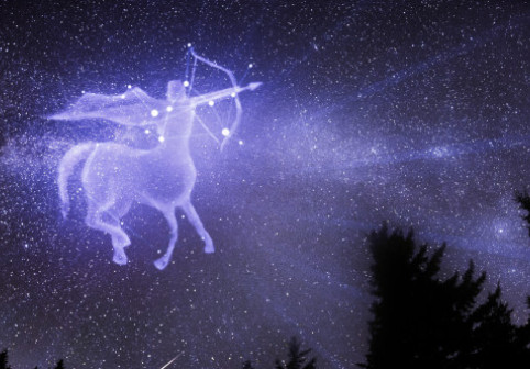 Luna Plină în Săgetător aduce schimbări majore pentru mai multe zodii. Cine trece prin transformări