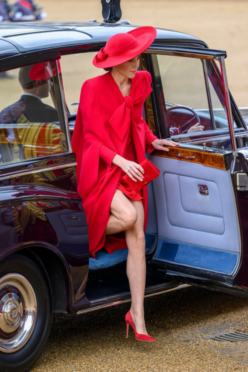 Kate Middleton, fabuloasă într-o ținută roșie