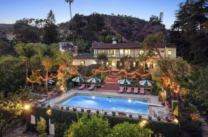 Helen Mirren Is Seeling Her Hollywood Hills Mansion For $17 Million Dollars