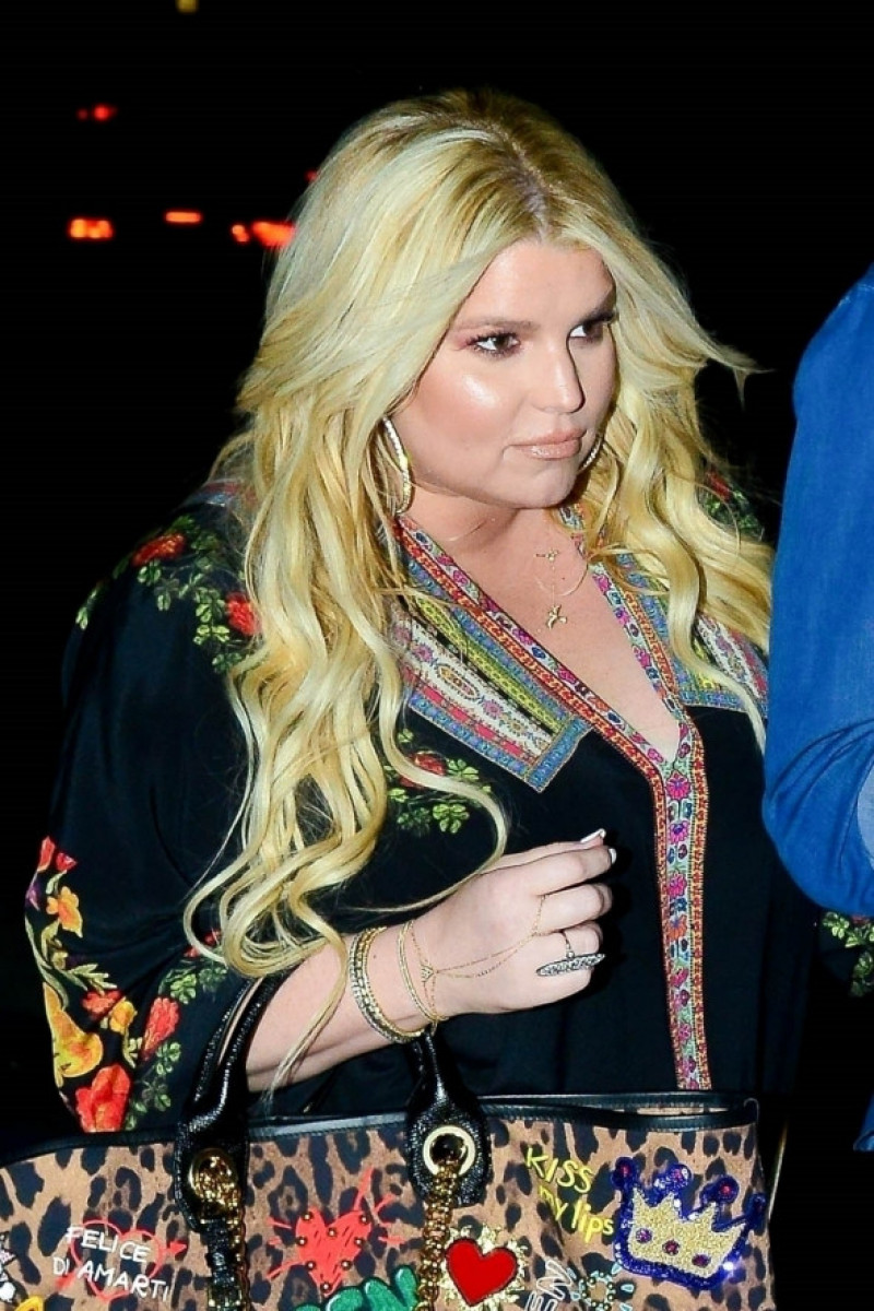 *PREMIUM-EXCLUSIVE* First pictures of Jessica Simpson a month after giving birth to daughter Birdie