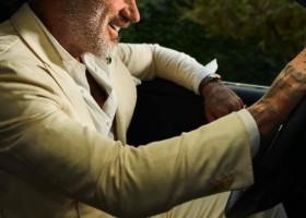 Gianluca Vacchi, pictorial de senzație alături de partenera lui mai tânără cu 27 de ani decât el. Imaginile i-au cucerit pe fani