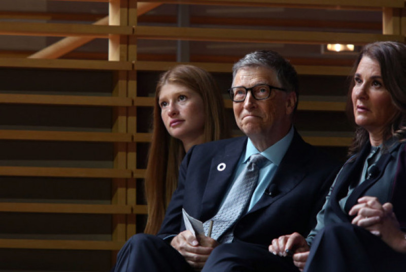 Bill și Melinda Gates, alături de fiica lor cea mare, Jennifer
