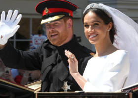 Ce i-ar fi șoptit prințul Philip reginei la nunta lui Harry și Meghan. Comentariul său a stârnit rumoare după 7 ani