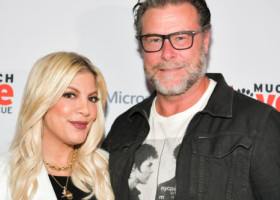 Tori Spelling a divorțat oficial de soțul cu care are cinci copii. Se gândea de 15 ani la separare: "N-ar fi trebuit să dureze atât"