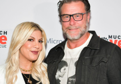 Tori Spelling a divorțat oficial de soțul cu care are cinci copii. Se gândea de 15 ani la separare: "N-ar fi trebuit să dureze atât"