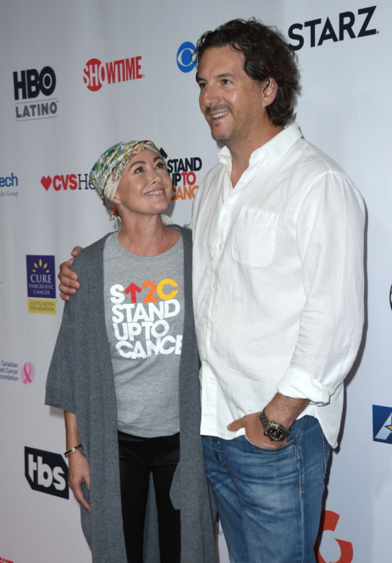 Shannen Doherty and Kurt Iswarienko attend Stand Up To Cancer 2016 at the Walt Disney Concert Hall