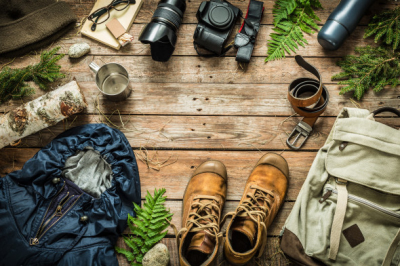 Camping, drumeție, încălțări. Foto: Shutterstock