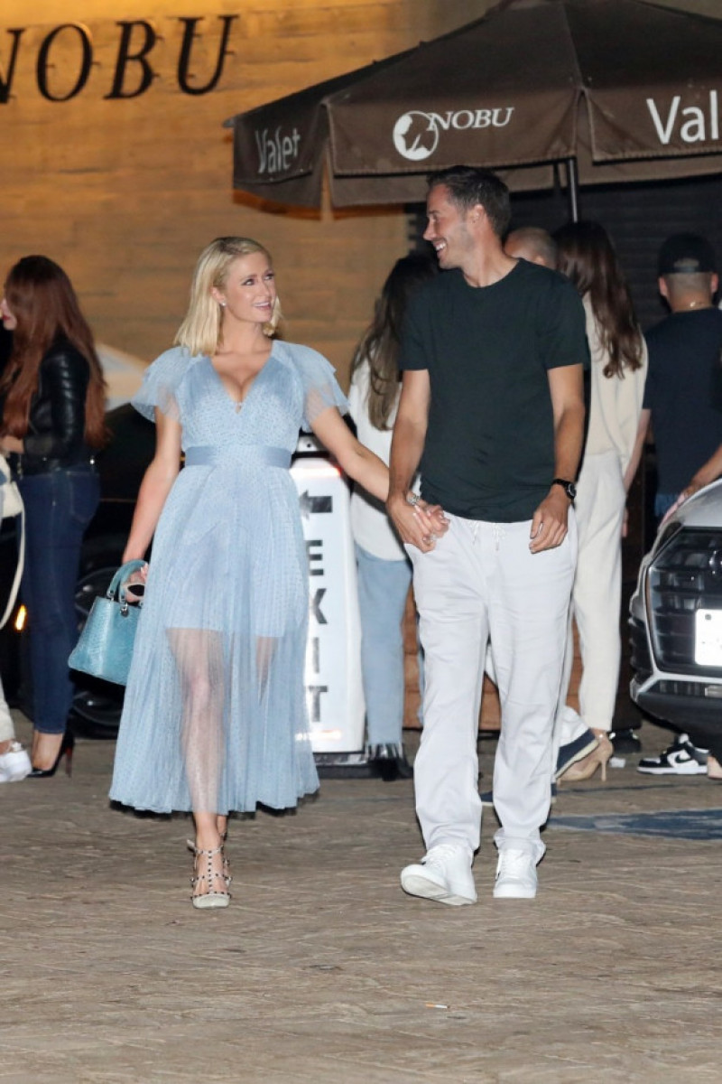 *EXCLUSIVE* Paris Hilton and Carter Reum are all smiles as they grab dinner at Nobu!