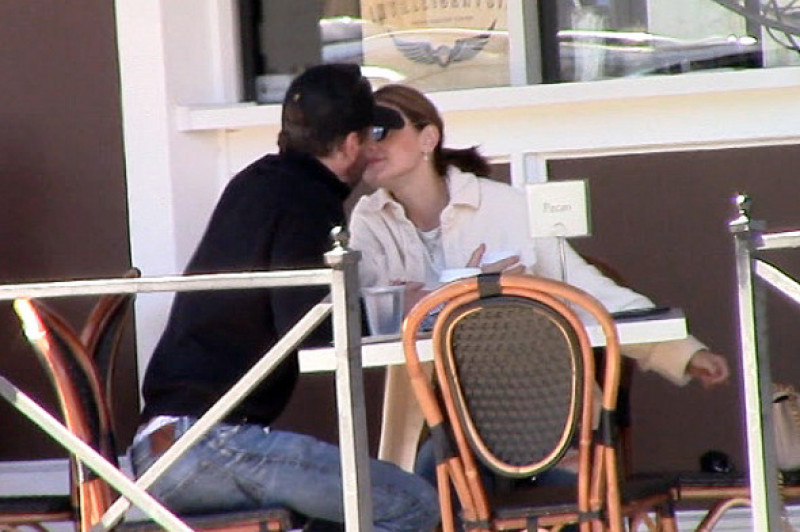 PREMIUM EXCLUSIVE: NEW COUPLE ALERT! Lucy Hale Packs on The PDA With Skeet Ulrich During a Lunch Date in Los Angeles.