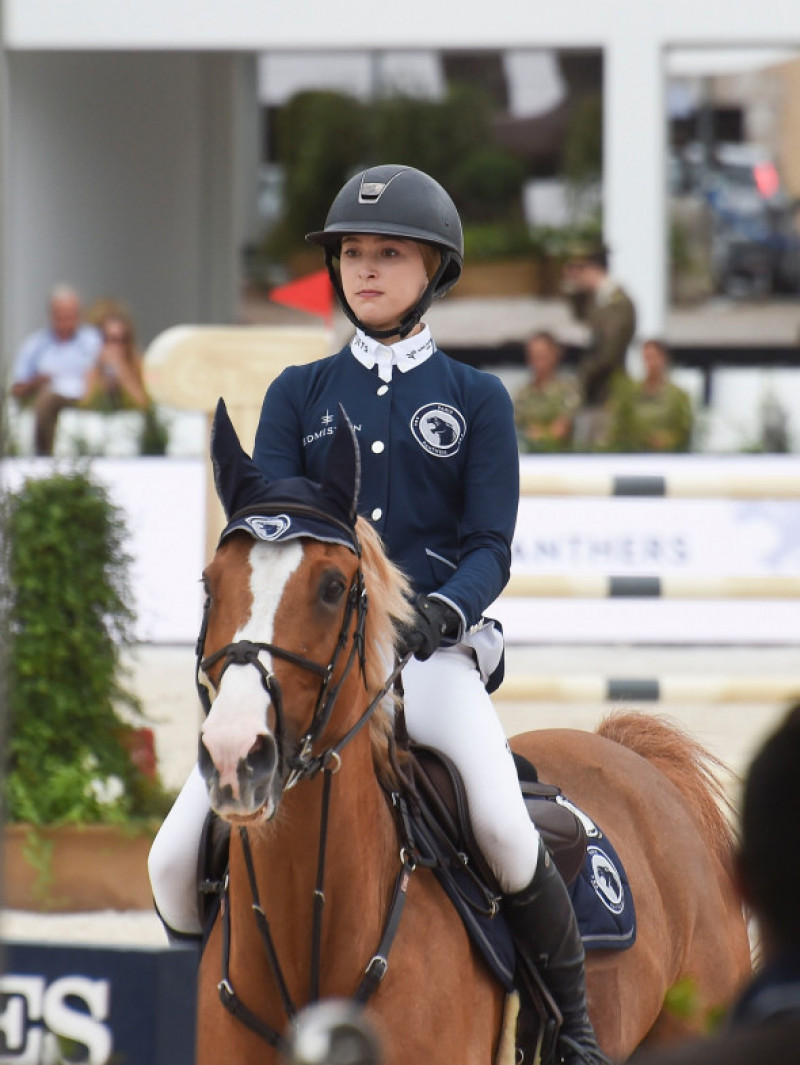 Steve Jobs's daughter Eve Jobs competes at an equestrian show in Rome with mom Laurene Powell Jobs