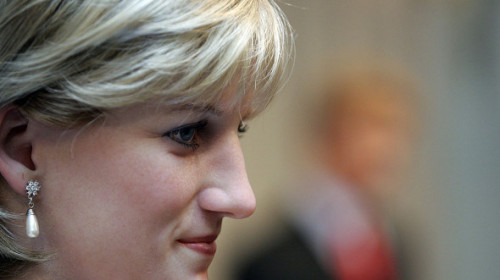 Dezvăluiri despre viața mai puțin știută a prințesei Diana. La ce a apelat când a divorțat de prințul Charles: „Se agăța de orice”