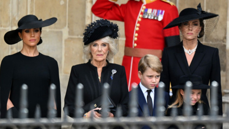 Kate Middleton și Meghan Markle n-au făcut pace la înmormântarea reginei Elisabeta a II-a. Cele două n-ar fi vorbit deloc una cu alta