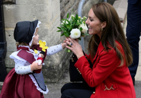 Kate Middleton, topită de dragul unei fetițe de doi ani. Prințesa de Wales a îmbrățișat-o din tot sufletul pe micuța ei admiratoare