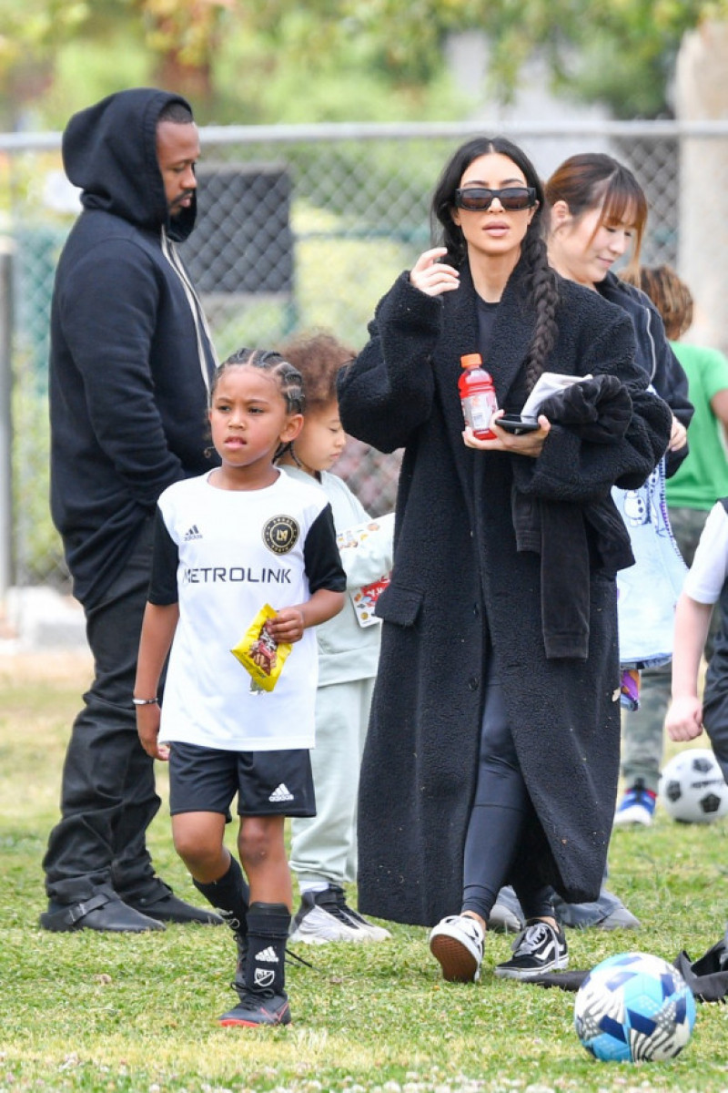 Kim Kardashian la meciul de fotbal al fiului său de Los Angeles/ Profimedia
