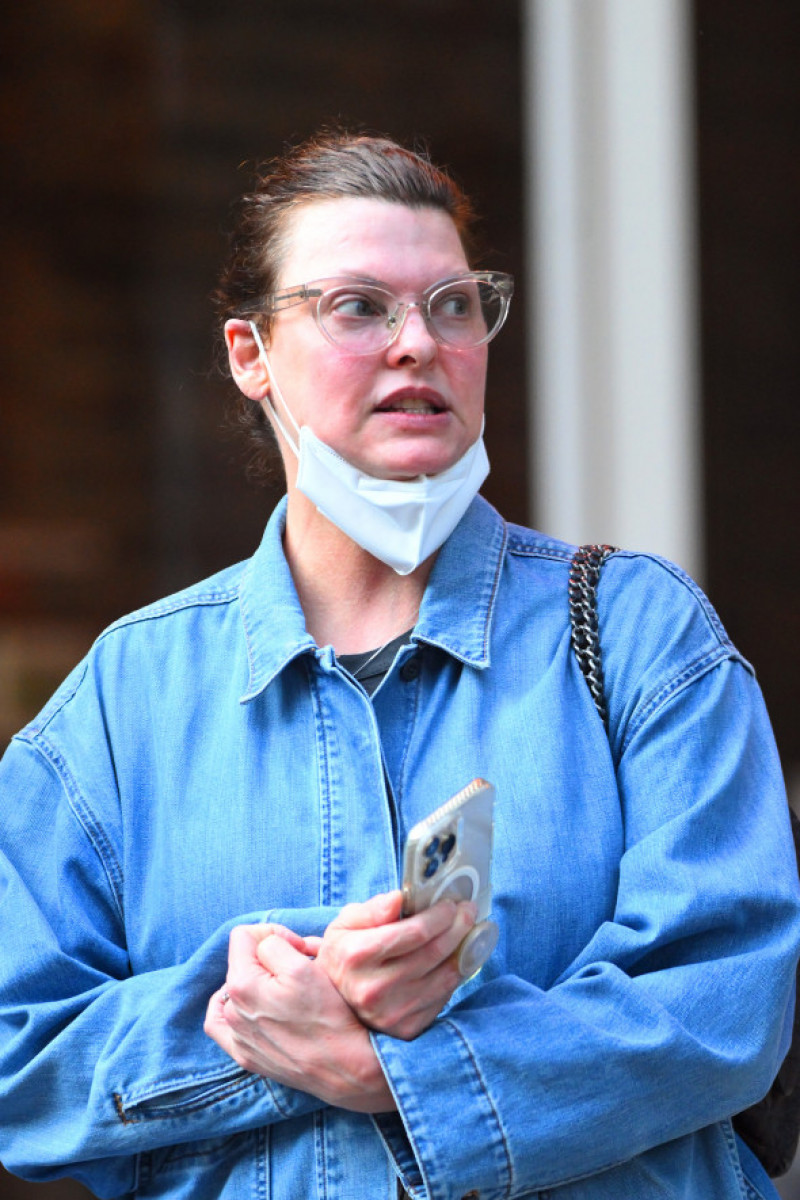 EXCLUSIVE: * EMBARGO: Strictly No Web permitted before 8pm BST / 3PM ET 1st July 2022 * PREMIUM EXCLUSIVE: Linda Evangelista Looks Unregnizable As She's Spotted Out In New York After Her Botched Cosmetic Procedure