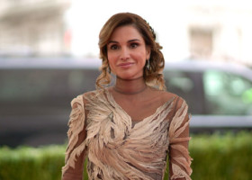 Regina Rania a Iordaniei, mesaj emoționant pentru soțul ei, la împlinirea a 32 de ani de căsnicie: „Cum să nu mă sprijin pe inima ta?”