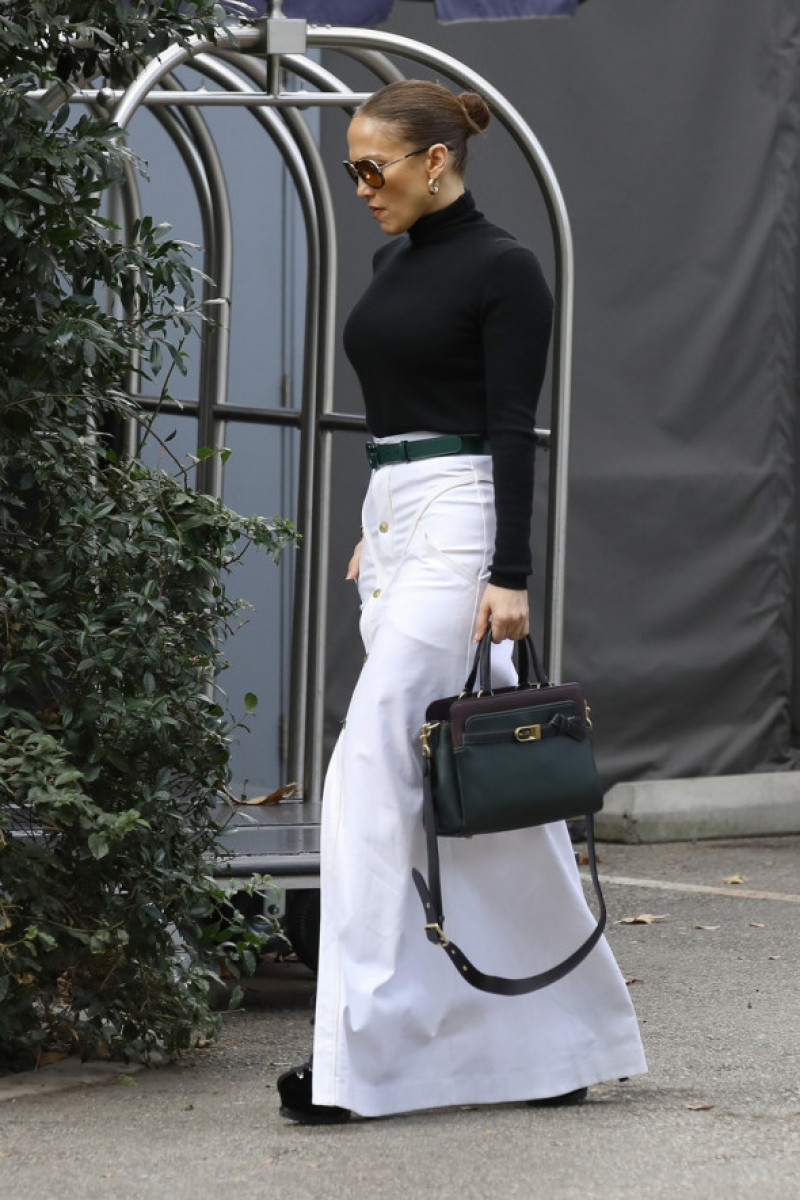 Jennifer Lopez, o apariție electrizantă și când iese pe stradă