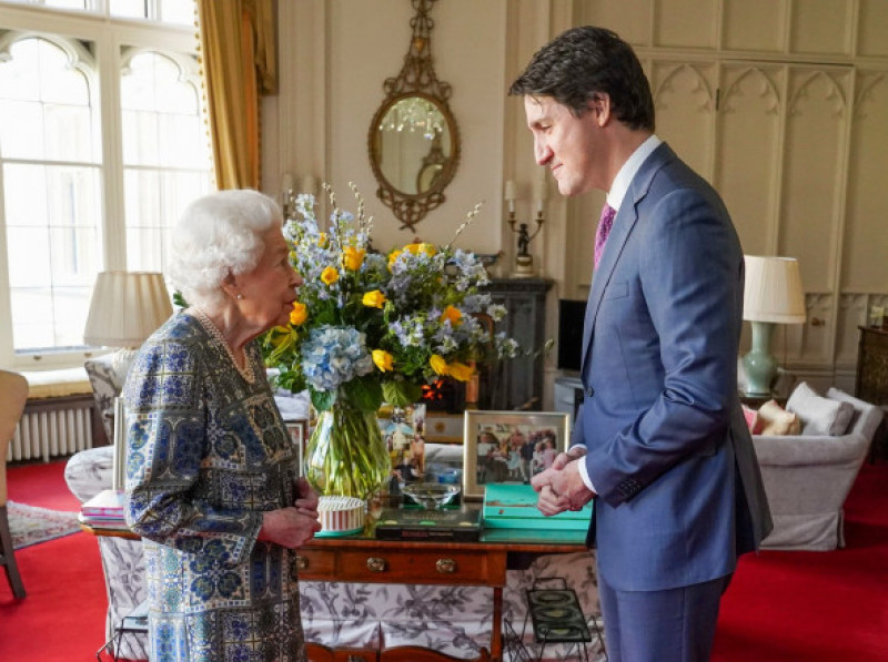 Regina Elisabeta și premierul canadian Justin Trudeau/ Profimedia