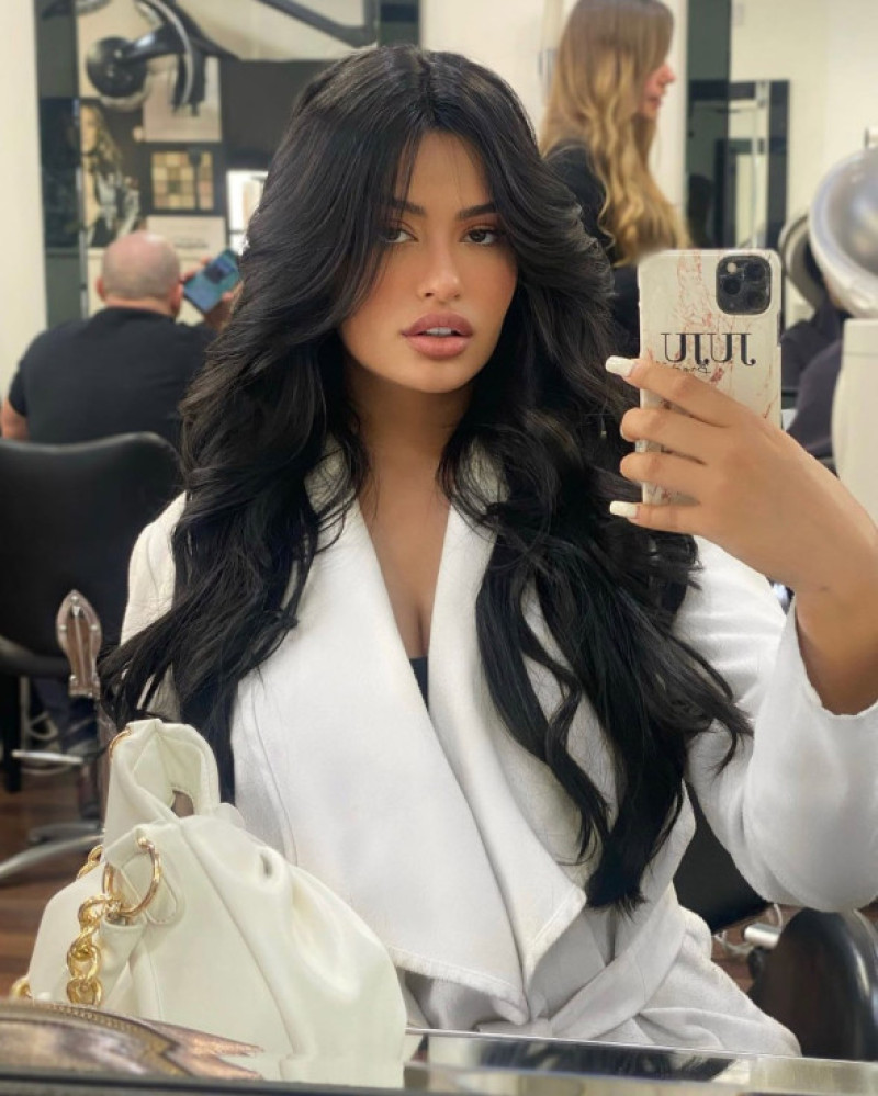 O tânără seamnă perfect cu Kylie Jenner