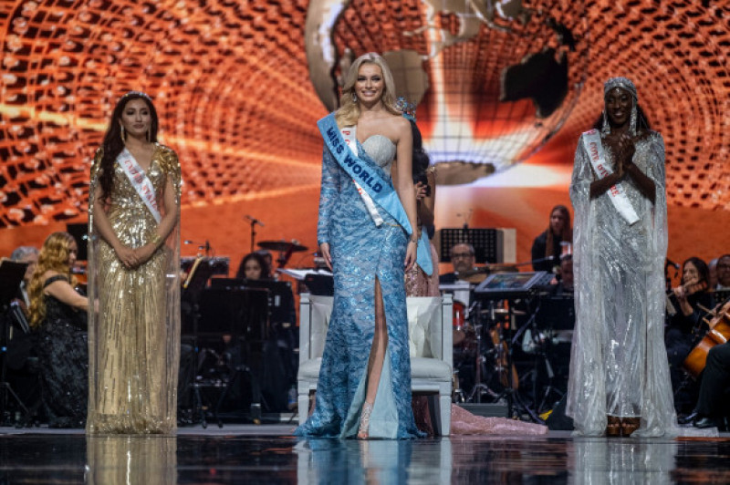 O studentă din Polonia, în vârstă de 23 de ani, a fost încoronată Miss World